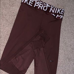 Maroon Nike leggings